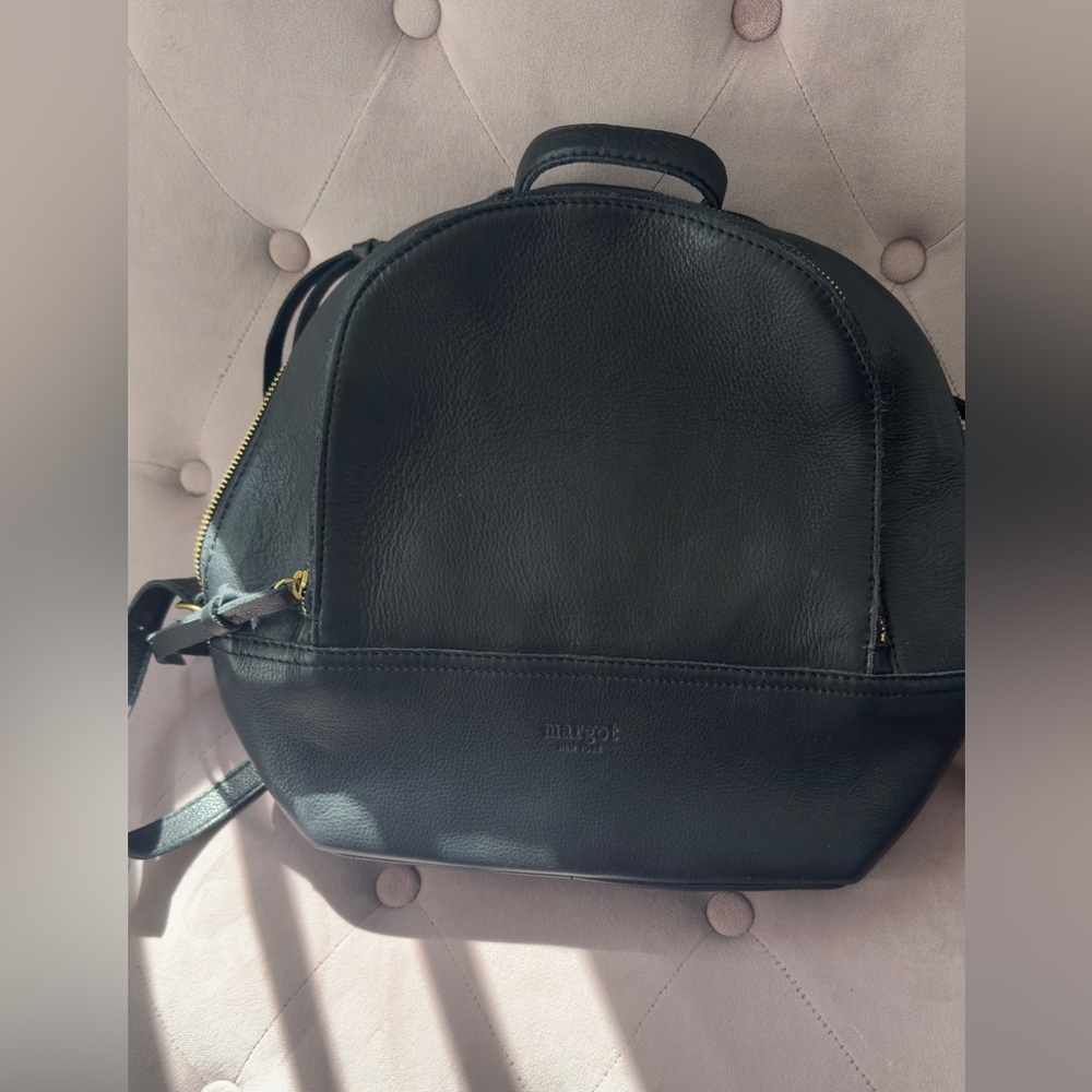 Margot genuine leather medium size backpack